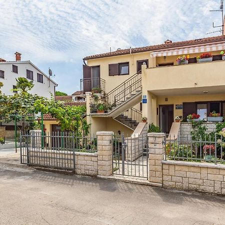 2 Bedroom Stunning Apartment In Rovinj Eksteriør billede