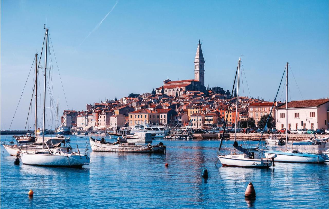 2 Bedroom Stunning Apartment In Rovinj Eksteriør billede