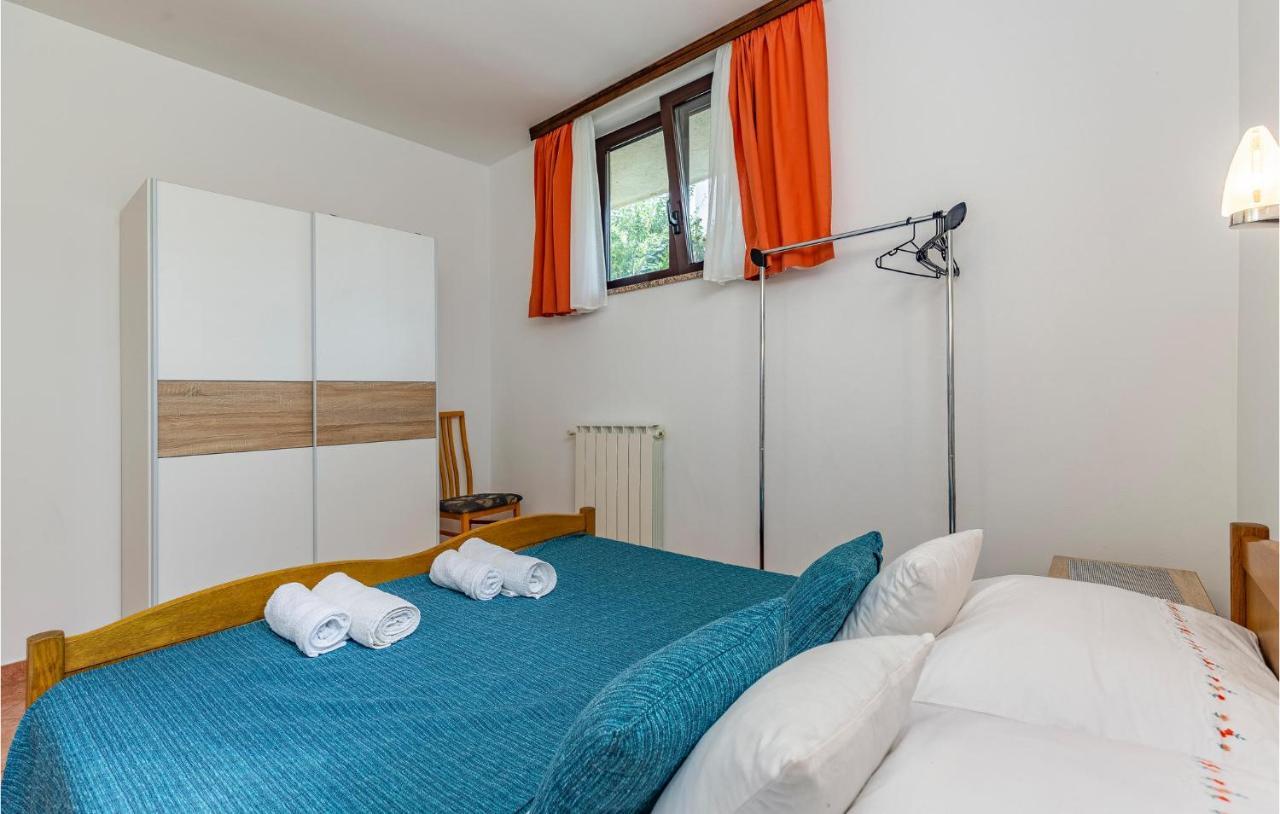 2 Bedroom Stunning Apartment In Rovinj Eksteriør billede
