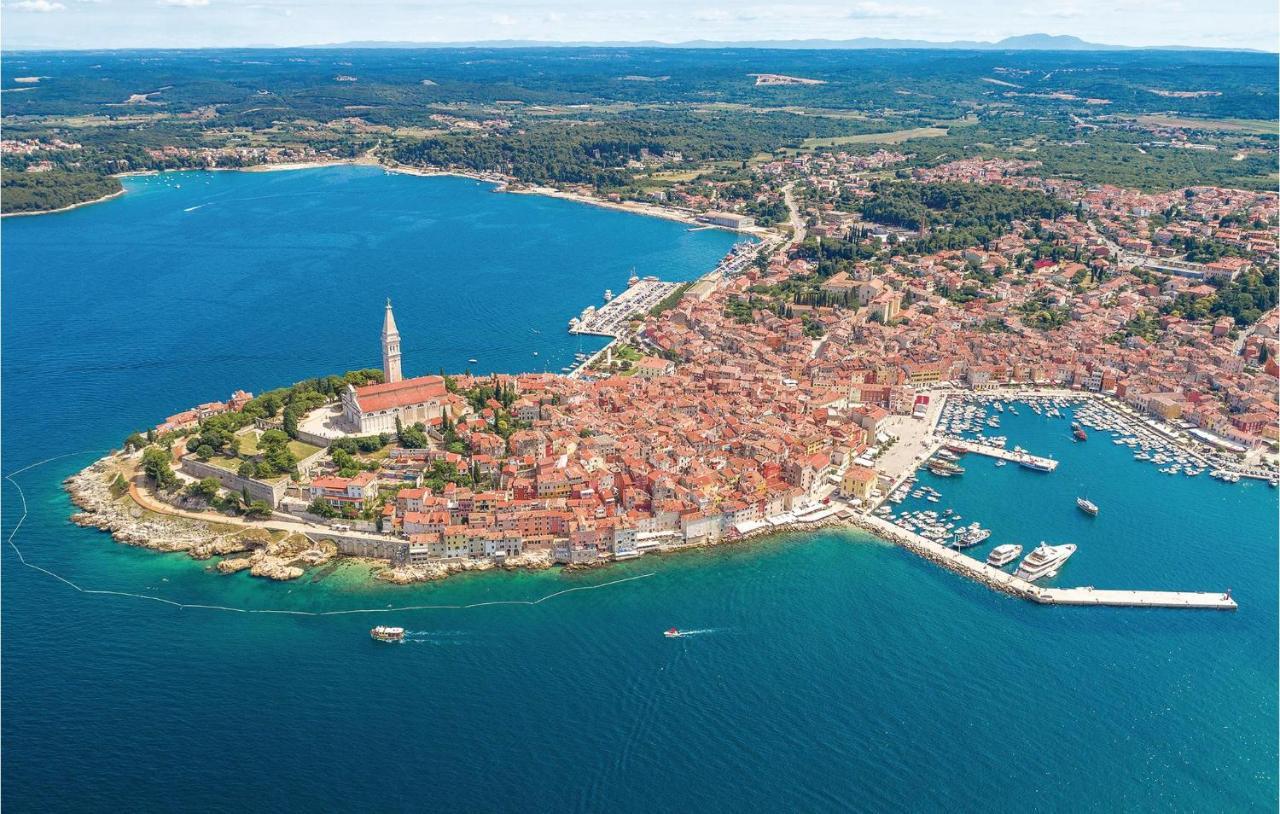 2 Bedroom Stunning Apartment In Rovinj Eksteriør billede